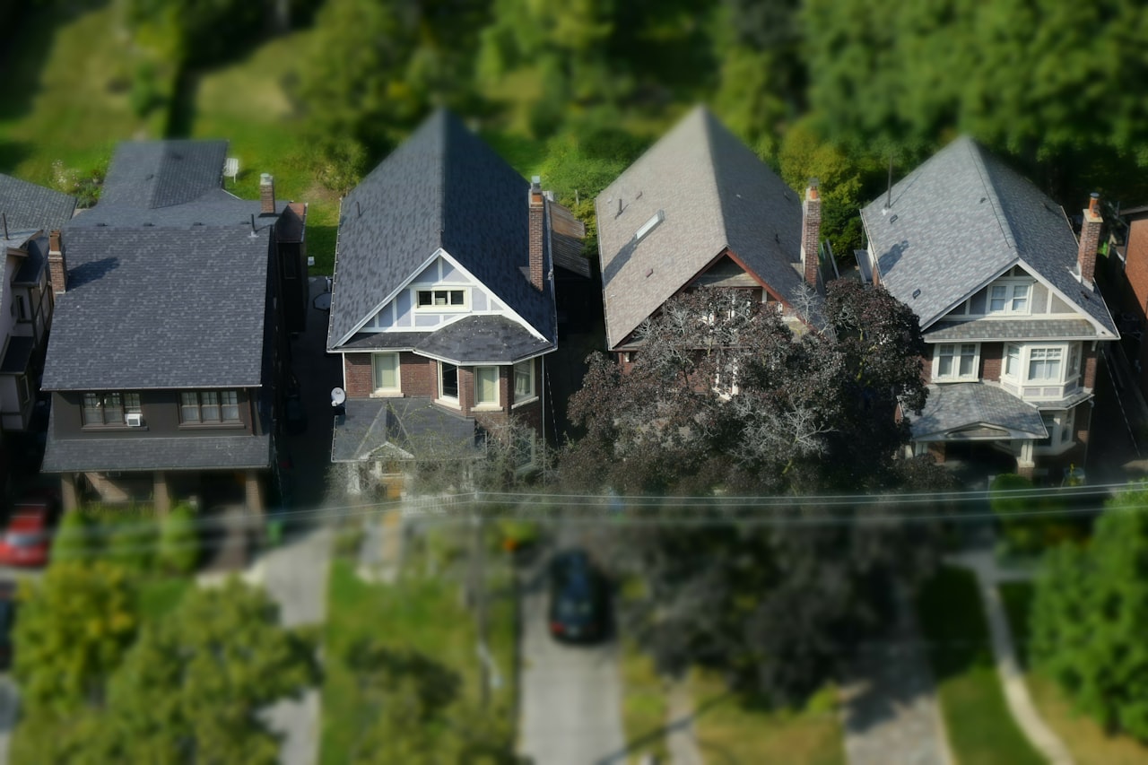 How to Start a Roofing Business