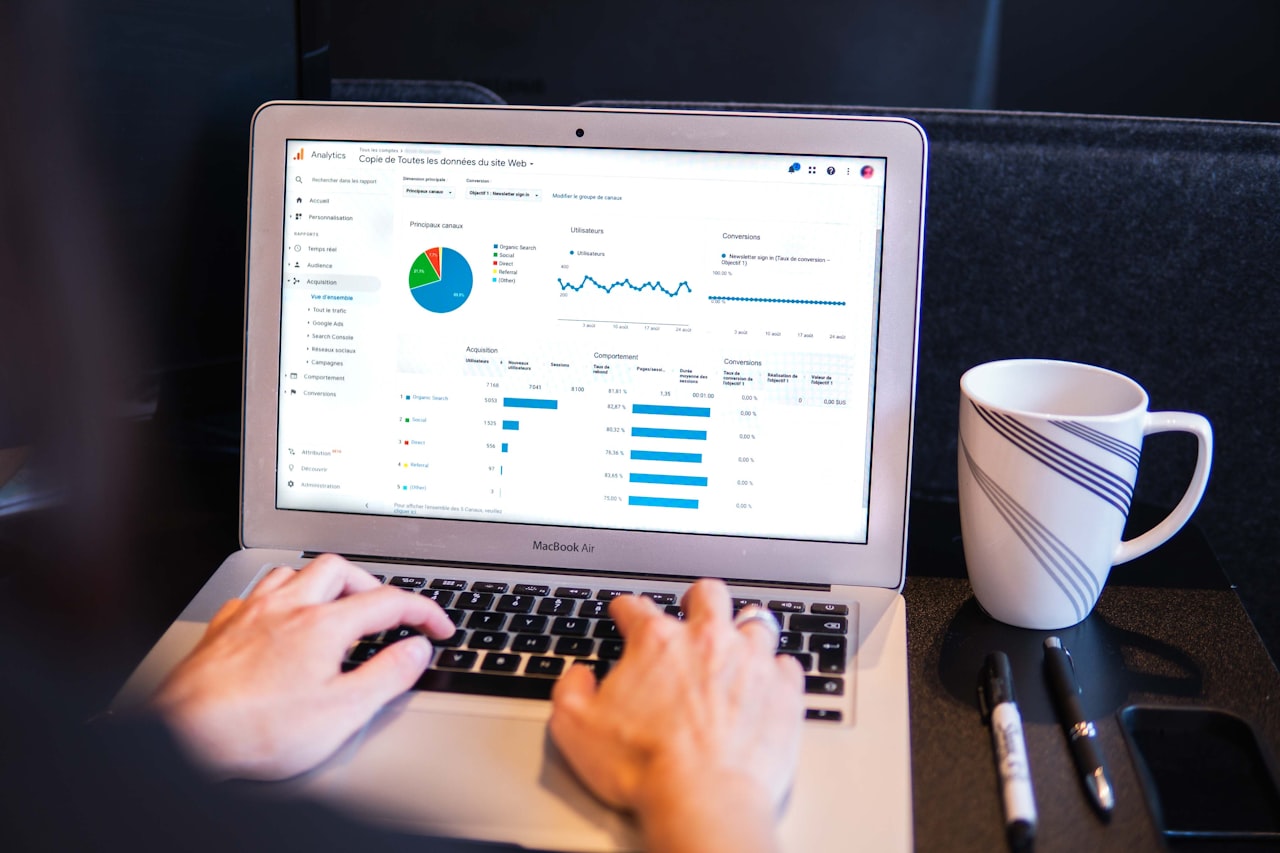 How to Start an E-commerce Business and Build a Thriving Online Store