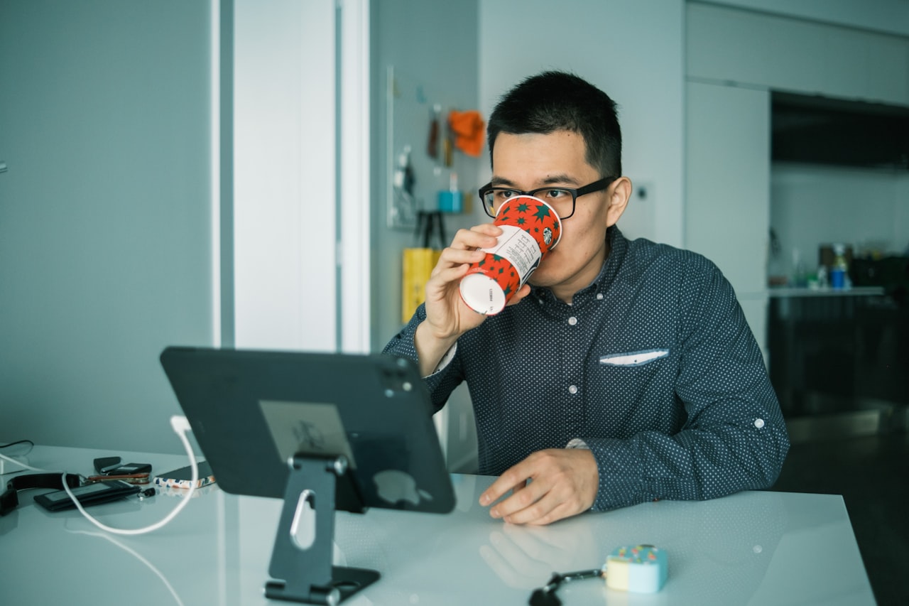 How to Start a Home Business: Work from Home and Thrive