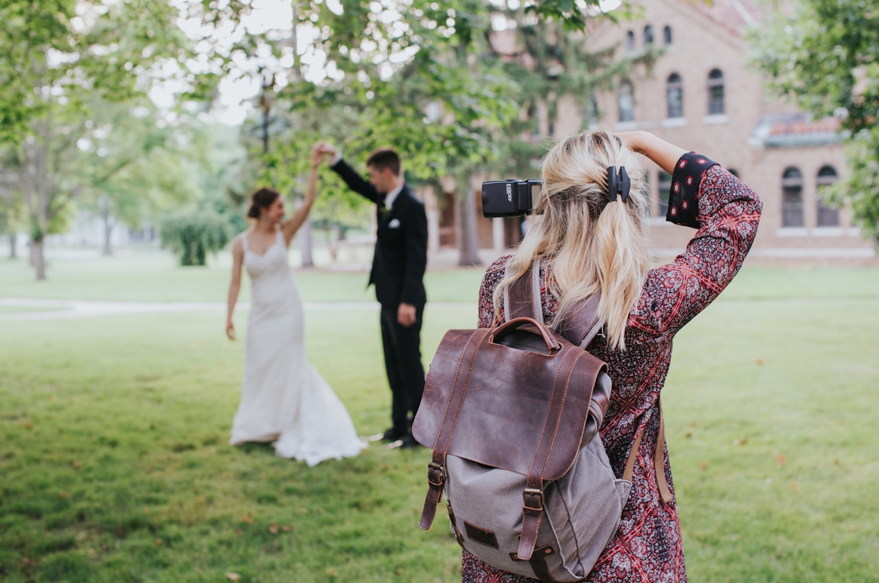 How to Start a Wedding Photography Business